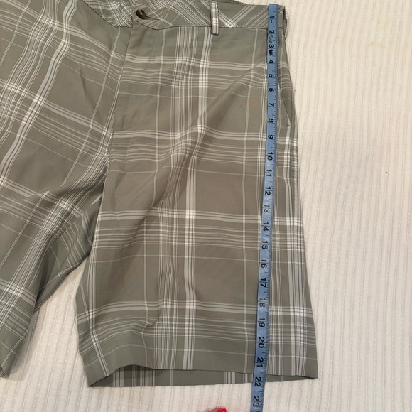 Ping Men’s Golf Shorts Size 34 Plaid Grey and White Design 10 inch Inseam - Picture 8 of 8